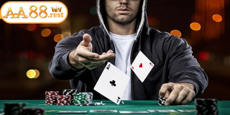 Vòng cược thứ hai bắt đầu sau khi 3 lá bài được chia ngửa